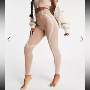 BRAND NEW IN PACKAGING South Beach Seamless Contour Leggings in Ginger, Size M-L